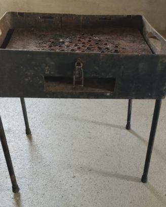 Barbecue da campeggio a carbonella Vintage