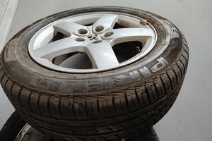 Pneumatici e cerchi in lega 205 60 16 due pezzi