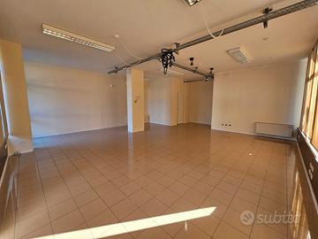Negozio/Ufficio di 76 m