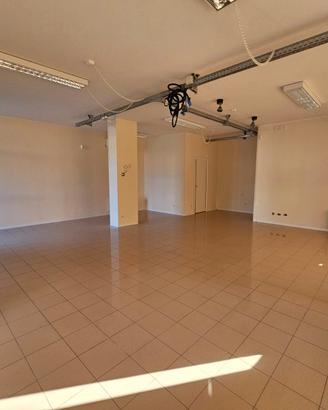 Negozio/Ufficio di 76 m