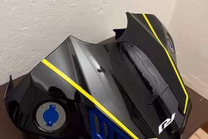 Cover yamaha r1