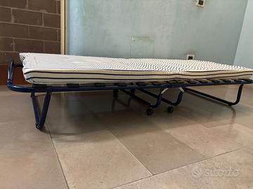 Letto singolo pieghevole (rete + materasso)