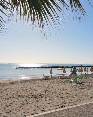 CUPRA MARITTIMA  A 10 METRI DALLA SPIAGGIA