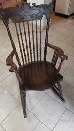 Sedia a dondolo in legno 