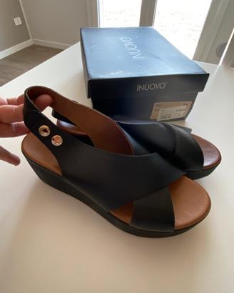 Sandali in pelle nero nuovi 38