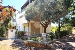 VILLA A SCHIERA A FANO