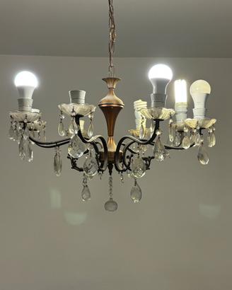 Lampadario Classico in Cristallo e Metallo