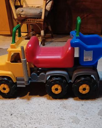 Camioncino cavalcabile con ribaltabile