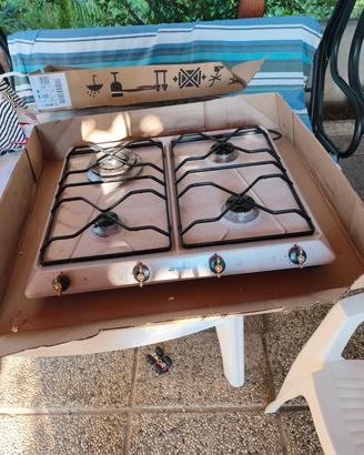 Piano cottura a gas 4 fuochi SMEG