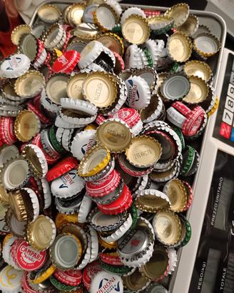700 tappi di birra/bibite varie