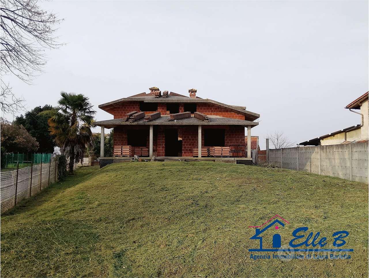 VILLA UNIFAMILIARE AL GREZZO CON GIARDINO + RUSTIC - Vista 2