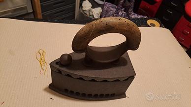 Ferro da stiro a Carbone Antico