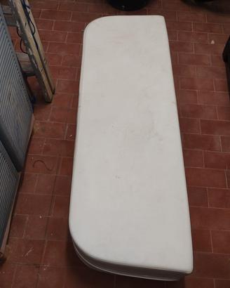 cuscini in pelle marina e scaletta 