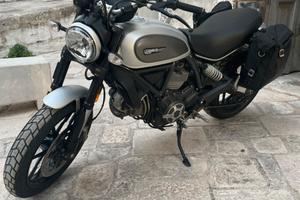 DUCATI SCRAMBLER ICON 800