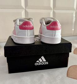 Sneakers bambina Tutto per i bambini In vendita a Forli Cesena