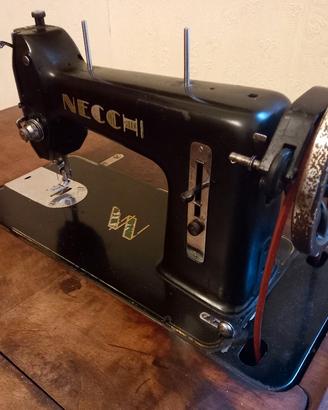 Macchina per cucire Necchi