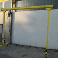 Argano Demag a cavalletto