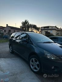 Mitsubishi Grandis 7 posti
