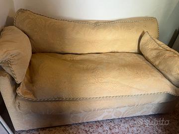 Divano letto in broccato