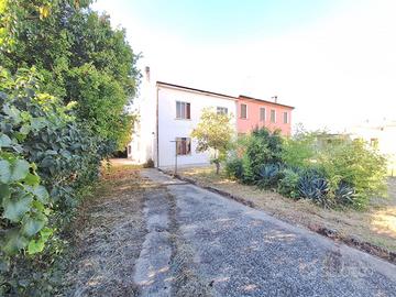CASA ACCOSTATA CON TERRENO A BOARA POLESINE