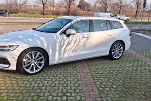 Volvo V60 T5 AWD Geartronic MY20