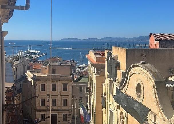 Esavano panoramico all'ultimo piano