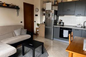 Bilocale con balcone e posto auto a Somma Lombardo