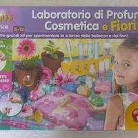Gioco "Laboratorio di profumi, cosmetica e fiori"