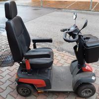 Scooter elettrico per disabili e anziani