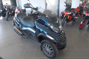 Piaggio MP3 400 .
