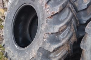 Gomme Michelin 650/75 32 come 24.5-32