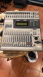 Mixer digitale Yamaha 01V