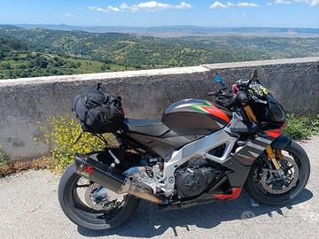 Aprilia tuono V4 1100 factory