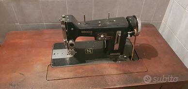 Macchina da cucire Necchi