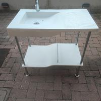 Mobile bagno con lavabo