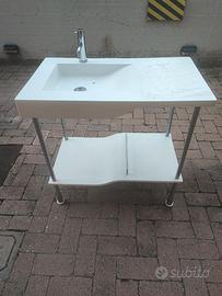Mobile bagno con lavabo