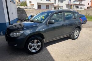 Toyota RAV 4 RAV4 2.2 D-4D 136 CV Luxury gancio tr
