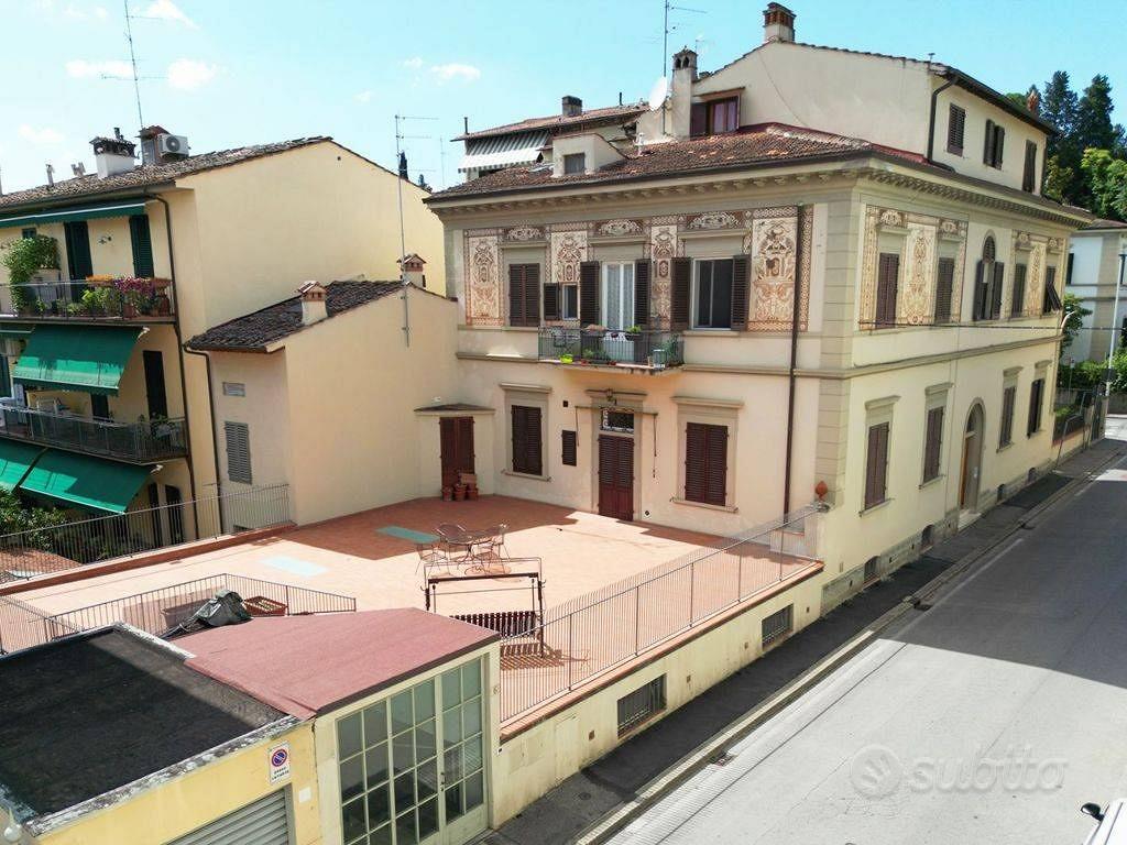 Appartamento di 153 m² con 3 locali e box auto a F - Vista 6