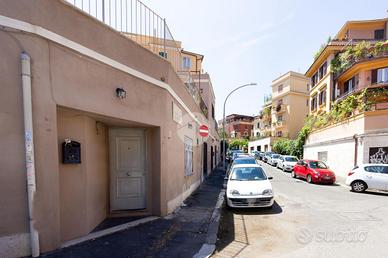 2 LOCALI A ROMA