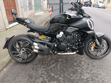 Ducati Diavel V4