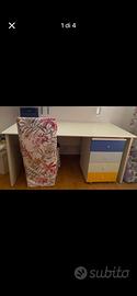 Scrivania con cassettiera per cameretta
