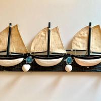 Appendino da muro con barche a vela