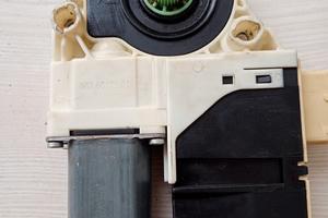 Motorino alzacristalli sx Peugeot 307 cc anno 2006