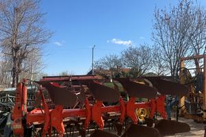 Aratro 4 vomere voltorecchio kuhn