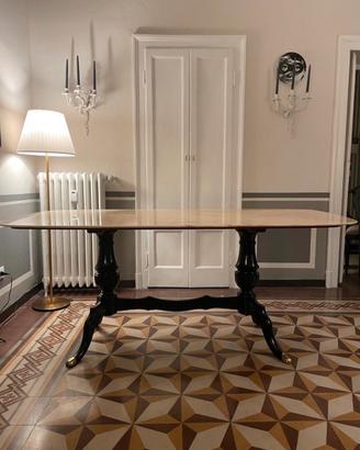 Tavolo con piano in marmo