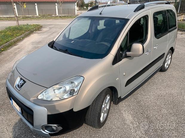 PEUGEOT Partner Outdoor 1.6 HDI AUTOVETTURA