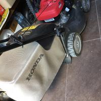 Tagliaerba rasaerba HONDA con trazione lama da 46