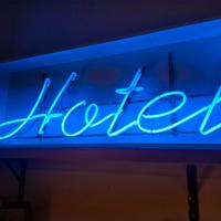 Insegna neon Hotel anni 60