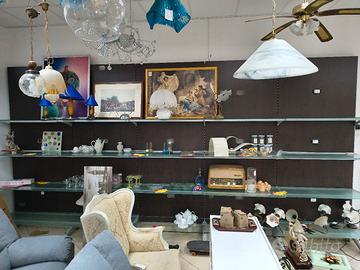 Scaffalatura per negozio con ripiani in vetro 