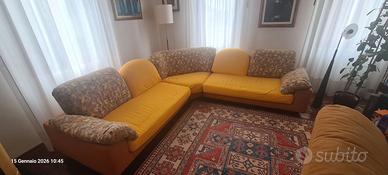 Divano angolare Mimo – Buone condizioni